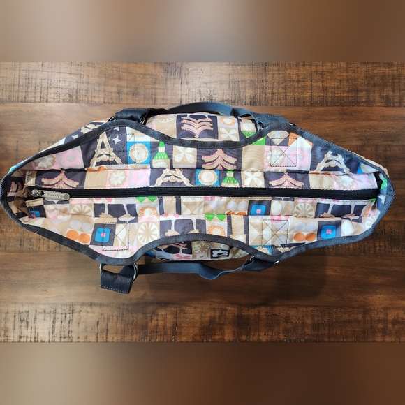 LeSportsac x Disney - Small World "Global Journey" Carryall Tote - Like New - Picture 7 of 11